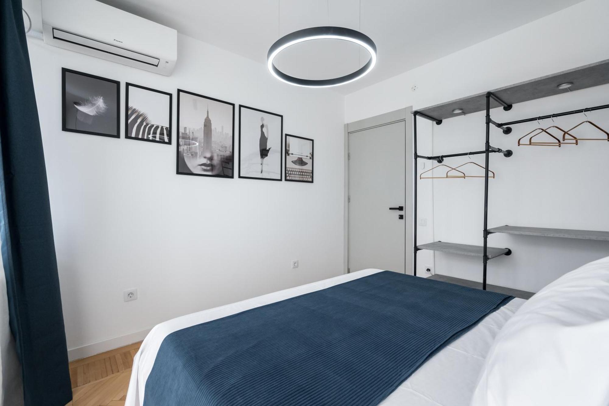 Central Aesthetic Apartment Bucarest Esterno foto