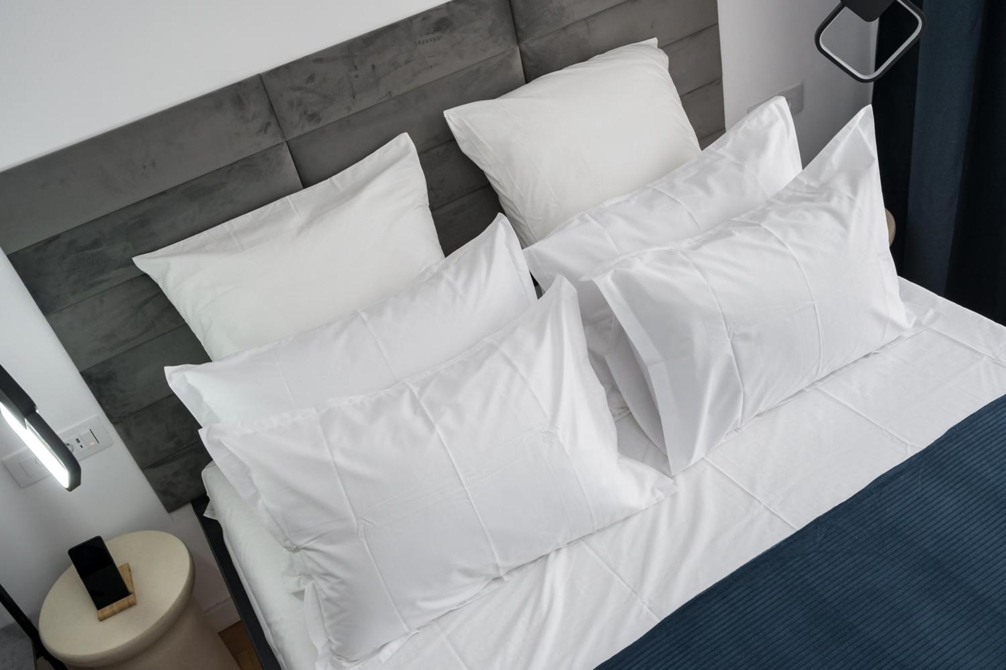 Central Aesthetic Apartment Bucarest Esterno foto