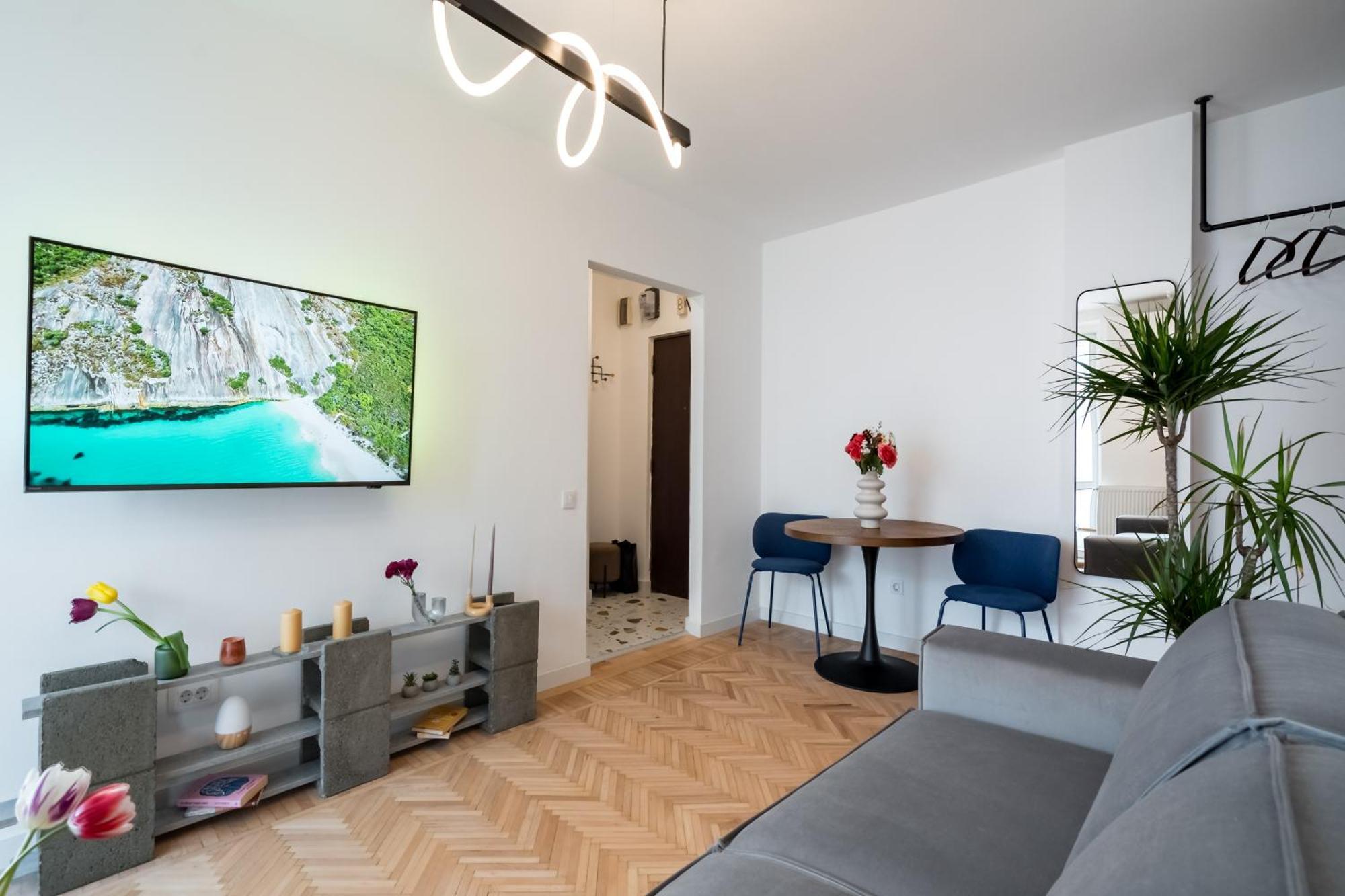 Central Aesthetic Apartment Bucarest Esterno foto