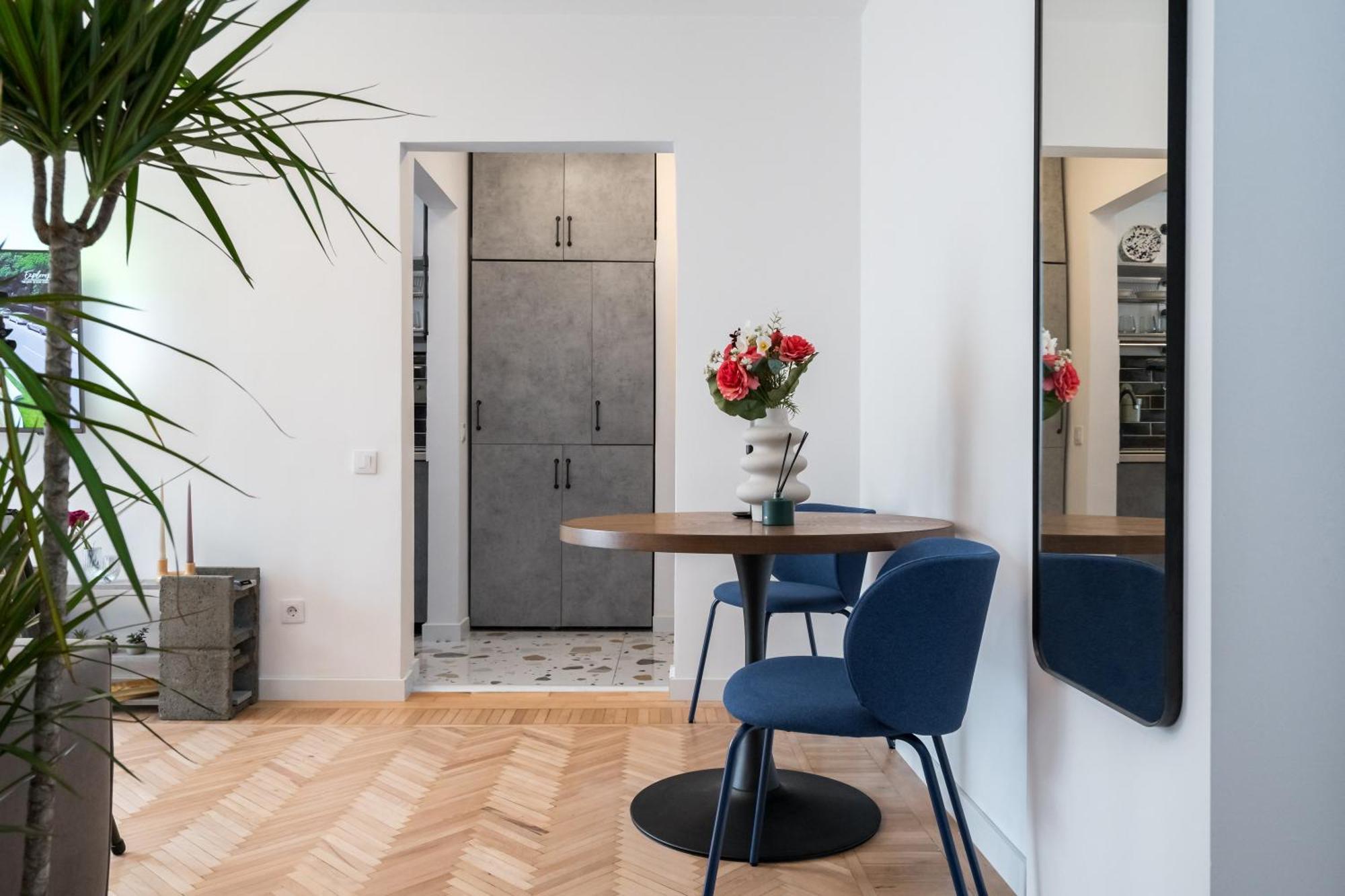 Central Aesthetic Apartment Bucarest Esterno foto