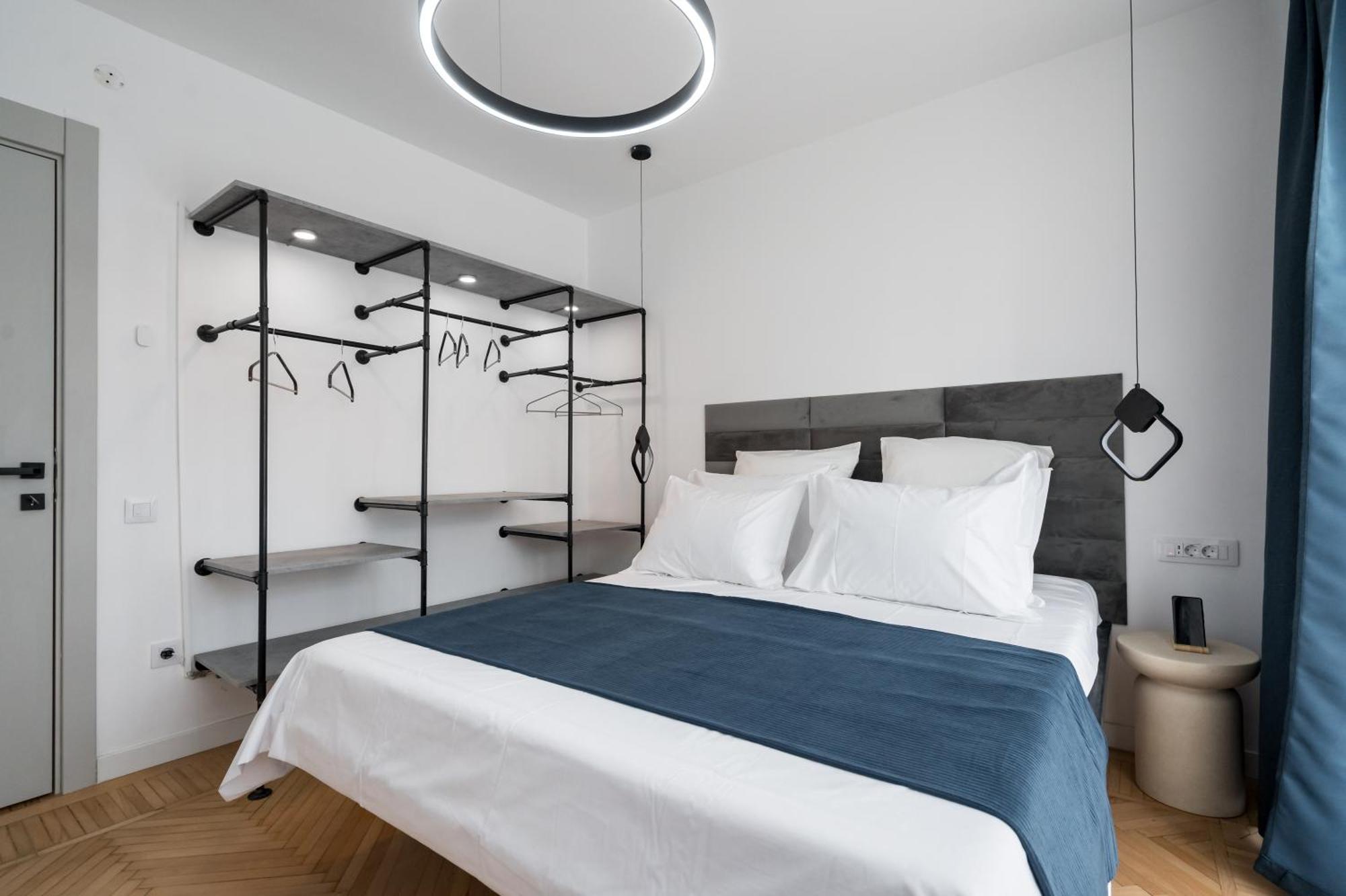 Central Aesthetic Apartment Bucarest Esterno foto